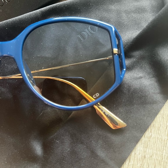 Authentic sunglasses - Picture 7 of 9